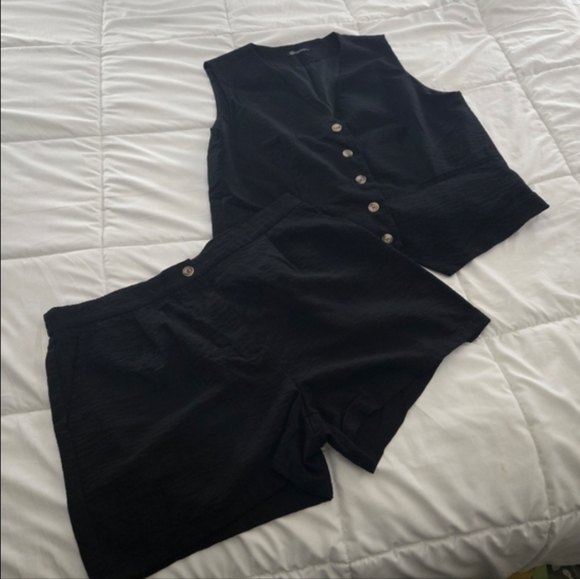 💚 2/$12 or 3/$17  PrettyGarden Black Vest & Shorts Set - Picture 9 of 9